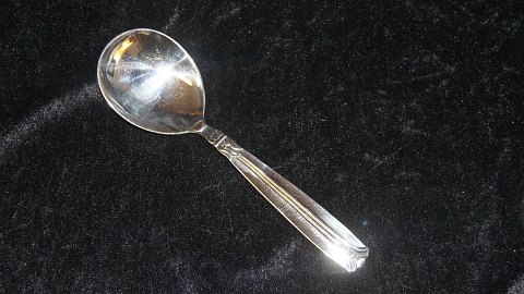 Potato / Serving Spoon Round laf, #Major Sølvplet cutlery
Producer: A.P. Berg formerly C. Fogh
Length 20.5 cm.