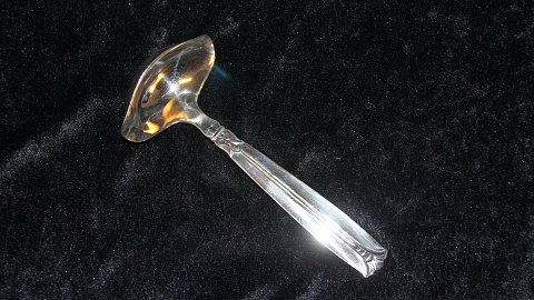 Sauce spoon, Major Sølvplet cutlery
Producer: A.P. Berg formerly C. Fogh
Length 16.5 cm.