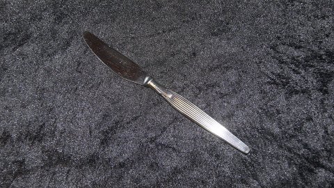 Breakfast knife #Savoy, Sølvplet
Manufacturer: Frigast
Design: Henning Seidelin
Length 19.5 cm.