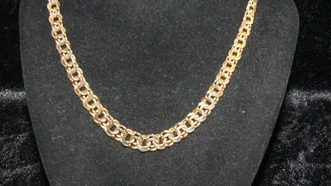 Bismark Halskæde med forløb 14 karat guld
Stemplet GIFA
Længde 43 cm
Brede 6,07-11,9 mm
Tykkelse 1,88-3,08 mm
