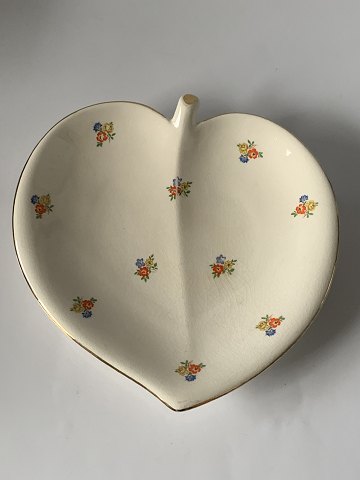 Heart-shaped dish Annesofie Aluminia
Measures 18.3 cm in