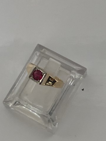 Stylish gold ring with red stone in it
#18 carat Gold