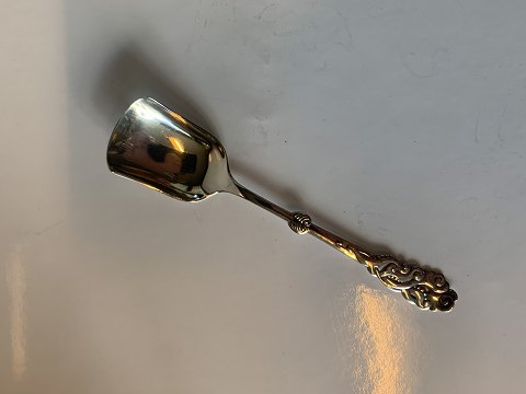 Seaweed, Sugar shovel Silver
with engraved initials
Length approx. 13.5 cm