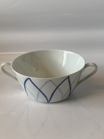 Danild 40 / Harlekin Bowl with 2 handles
Lyngby Porcelain, Refractory
Diameter 12.5 cm