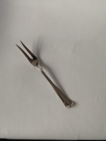 Stege / Kød gaffel i Sølv #Dobbeltriflet
Længde ca 22,5 cm
Stemplet 3 tårne P.HERTZ
