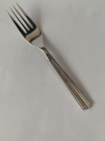 Dining fork Margit Silver
The crown silver
Length approx. 18.3 cm.