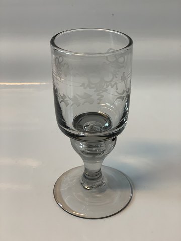 Glass of Port wine Smoke colored with shading
Height 12 cm approx