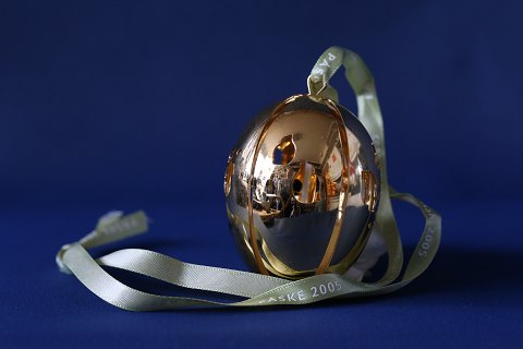 Easter egg 2005, Georg Jensen. Easter eggs with beautiful patterns and ribbons.