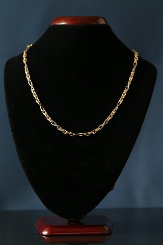 Anker Bow gold chain in 14 carat gold, beautiful pattern and with box lock.