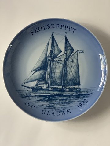 Bing and Grøndahl ship plate
Deck no. 8618/619
Plate no. 6-1982
The school ship
GLADAN year 1947-1982