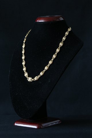 Beautiful and elegant gold chain in 14 carat gold, from Evald Nielsen. The chain 
has a box lock.