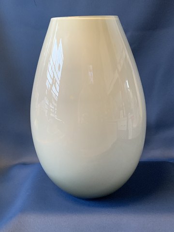 Holmegaard Gray vase
Height 26 cm.
Designed by Peter Svarer Cocoon
