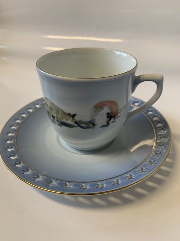 Bing & Grøndahl Christmas set by Harald Wiberg, coffee cup with saucer.
Deck no. 3501/305.
Diameter of the cup is 7.4 cm.