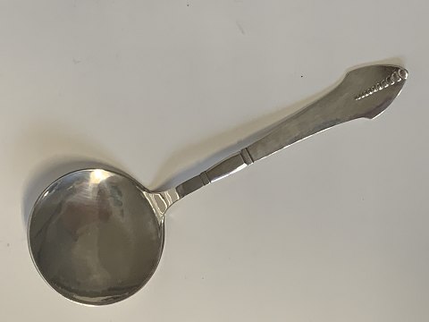B 3. Silver Tartelet spade / Serving spoon
Hansen & Andersen.
Length 20.5 cm.