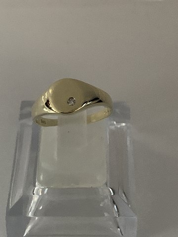 Gold ring with a diamond in 14 carat gold
Size 53