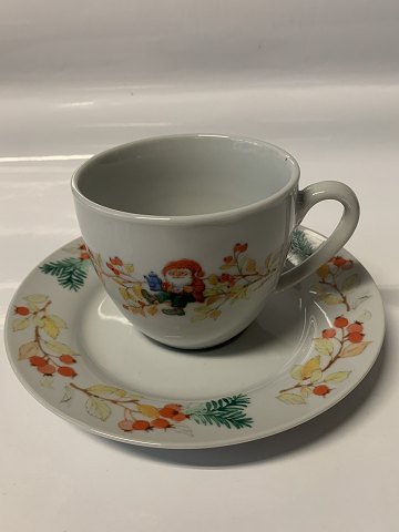 Mads Stage, Christmas set Coffee cup with saucer.
Cup 7cm high.