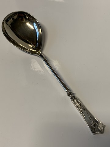 Serving spoon / Compote spoon in silver
Stamped Year. 1900
Length 15.7 cm