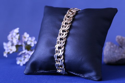 Bismark gold bracelet in 14 carat gold.
Length: 19 cm.