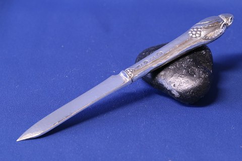 Evald Nielsen Nr. 6. Ostekniv Sølv.
Længde. 16,9 cm.