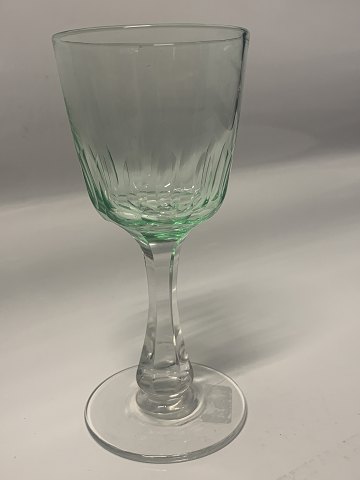 Hvidvinsglas Lys Grøn Derby Glas fra Holmegaard.
Højde 13,6 cm.