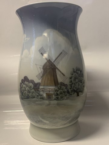 Bing & Grondahl vase with Danish windmill.
Deco. No. 1715/5440.