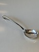 Serving spoon in Evald Nielsen Silver and sterling
Stamped EN
Length 23.5 cm approx