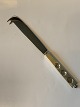 Cheese knife with crown
Sterling silver
ll we Helmuth Mohke
Length 21.4 cm