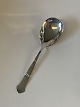 Potato spoon in silver #Louise Silver cutlery
Measures 21.6 cm approx
Produced in year #1931
SOLD