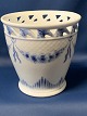 Empire Plant Pot
from Bing and Grondahl
Height 16 cm
SOLD