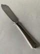 Heirloom silver No. 4 Silver layer cake knife
Hans Hansen No. 4
Length 28.5 cm.