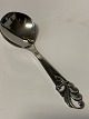 Serving spoon in silver.
Length 13.5 cm.
Produced Year.1948