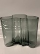 Alvar Aalto vase, Smoke colored. 
Measures: 12x15 cm.