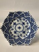 Blue Fluted Full Lace
Cake plate with double lace 17 cm.
Deco. No. 635.