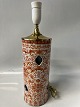 Kinesisk bordlampe med jernrøde blomster.Højde 42,0 cm.