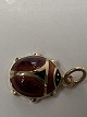 14 karat guld. Mariehøne med emalje.Charms / Vedhæng.Højde 1,5 cm.